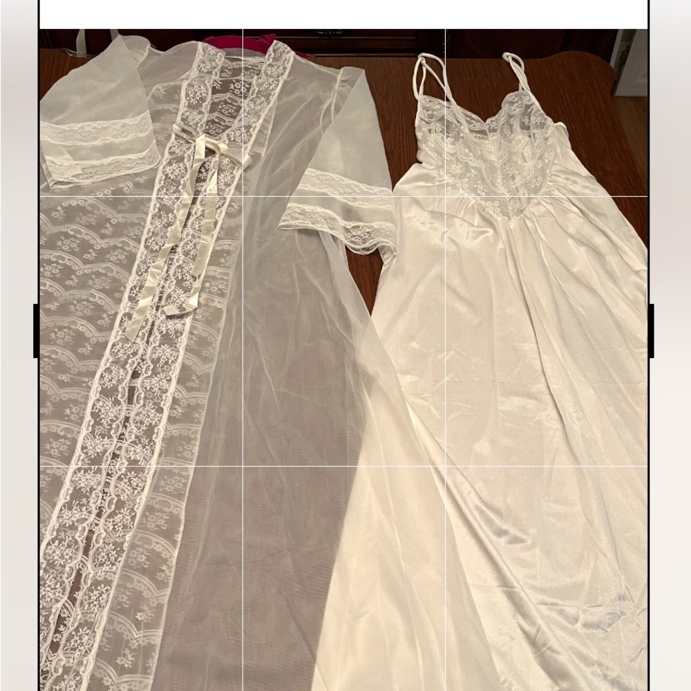 Elegant White Lace Nightgown Set XS Petite. Boutique custom fit.